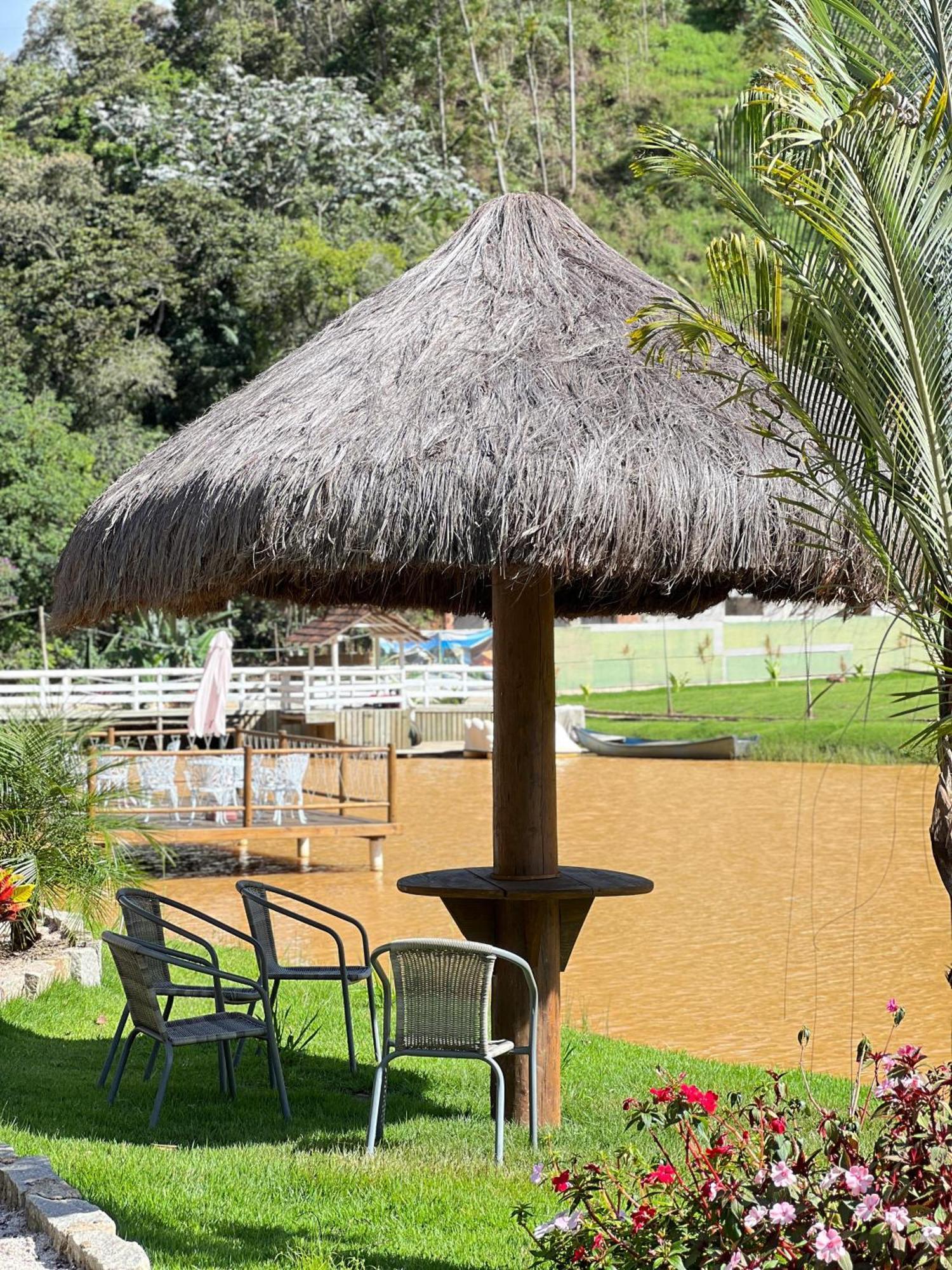 Terras Claras Pousada E Lazer Alfredo Chaves Buitenkant foto