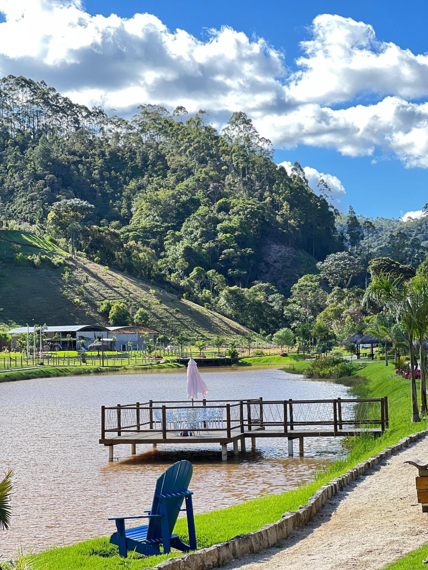 Terras Claras Pousada E Lazer Alfredo Chaves Buitenkant foto